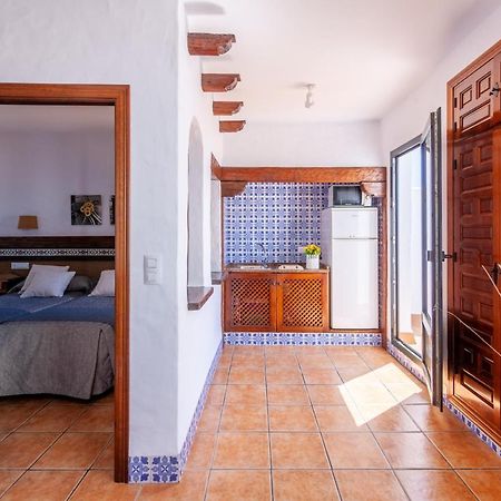 Apartamentos El Roqueo Кониль-де-ла-Фронтера Экстерьер фото