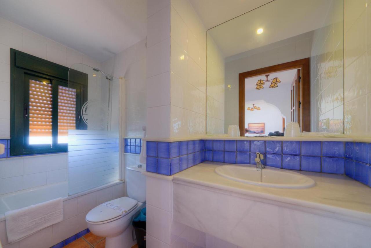 Apartamentos El Roqueo Кониль-де-ла-Фронтера Экстерьер фото