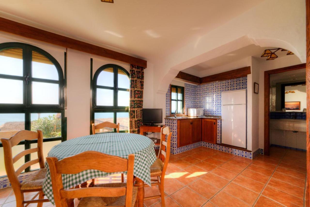 Apartamentos El Roqueo Кониль-де-ла-Фронтера Экстерьер фото