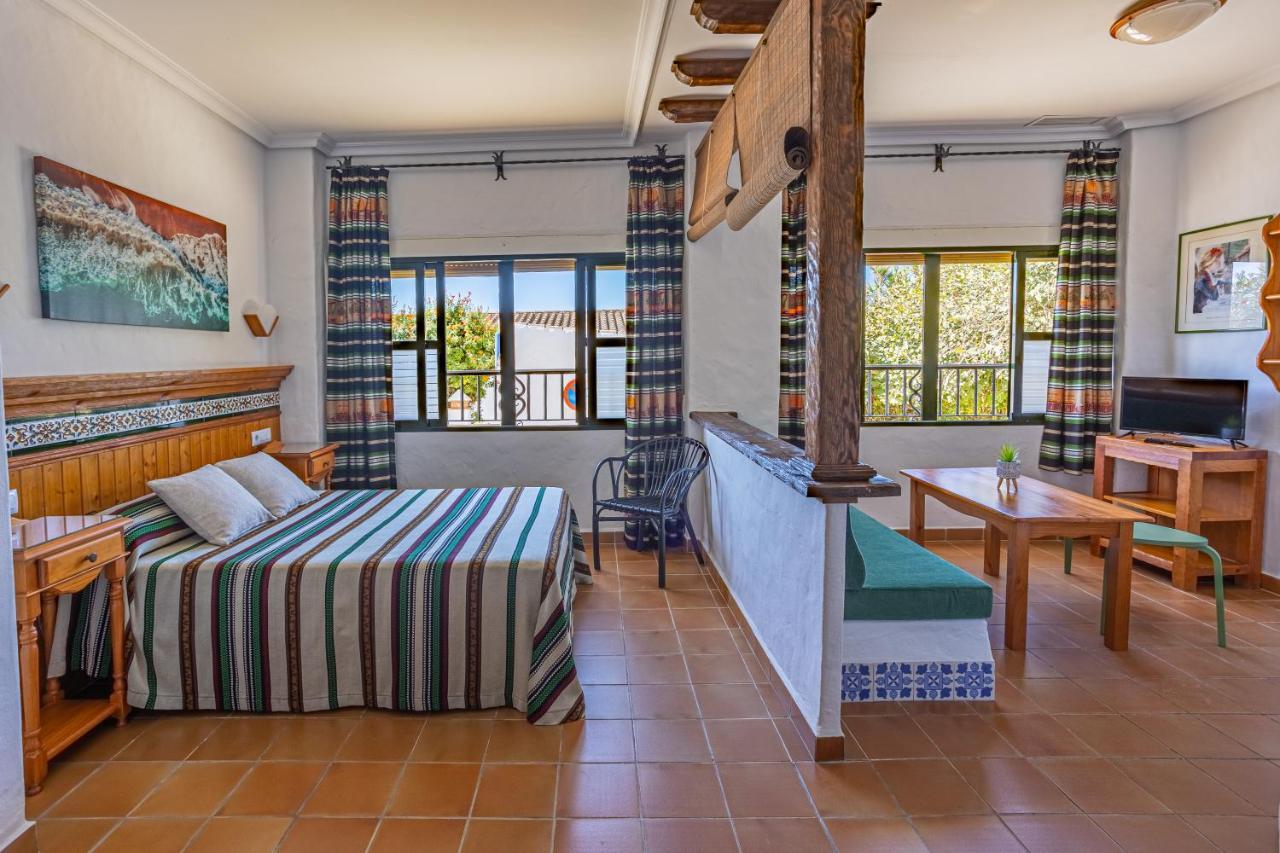 Apartamentos El Roqueo Кониль-де-ла-Фронтера Экстерьер фото